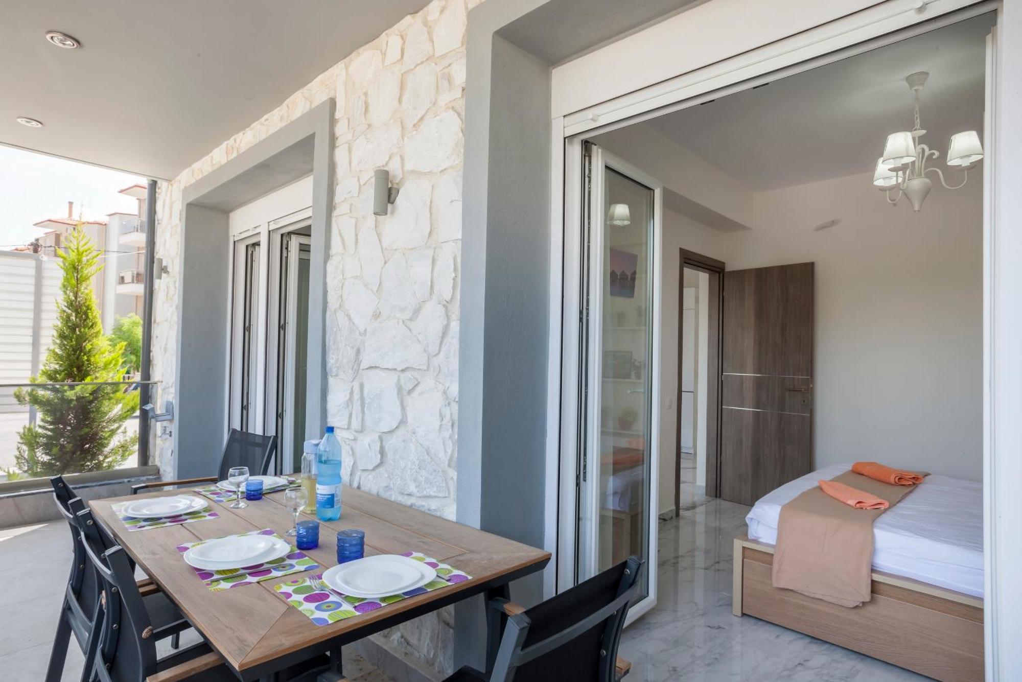 Valeri Luxury Stone Deluxe Apartment Hanioti