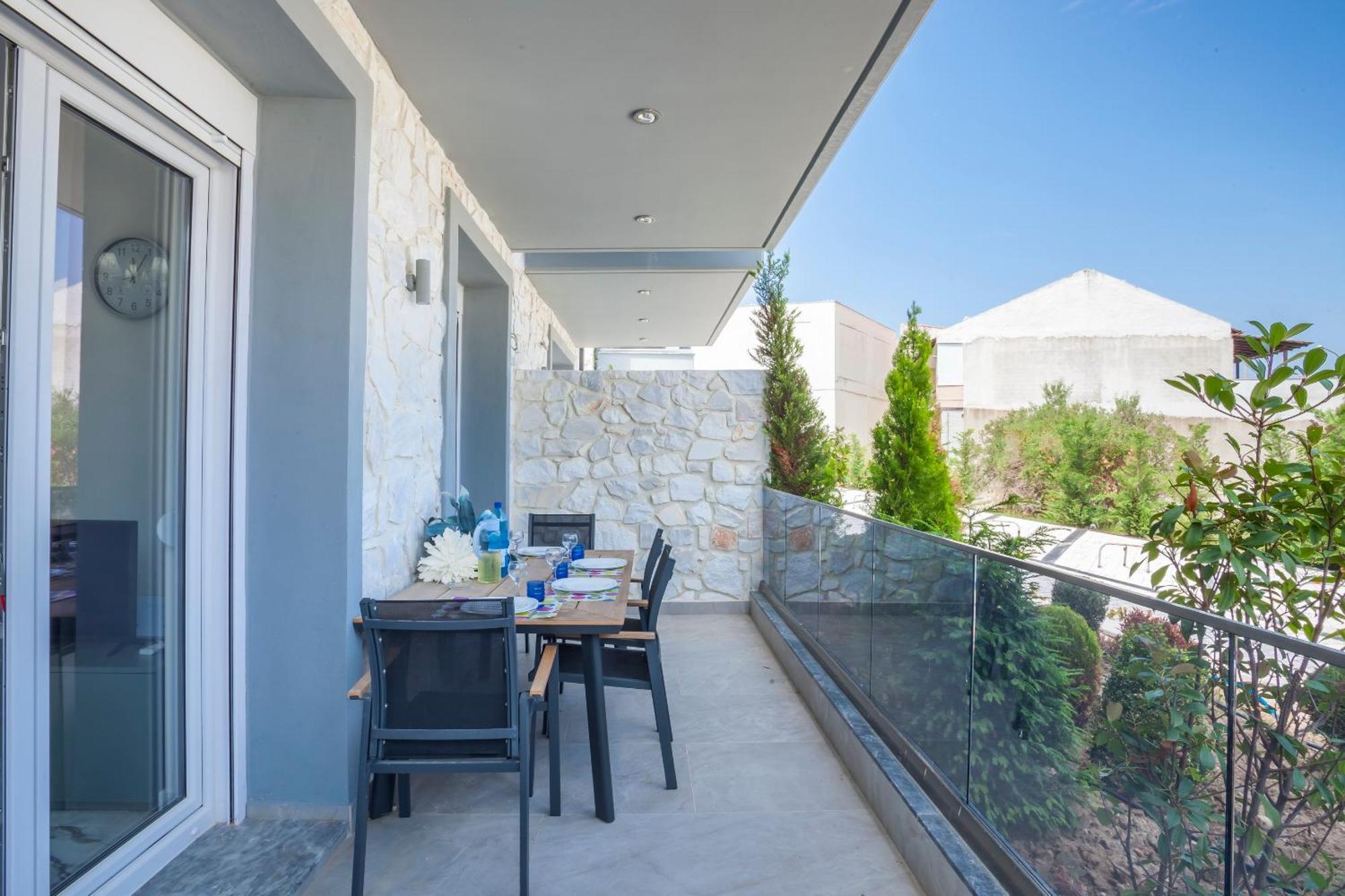 Valeri Luxury Stone Deluxe * Hanioti