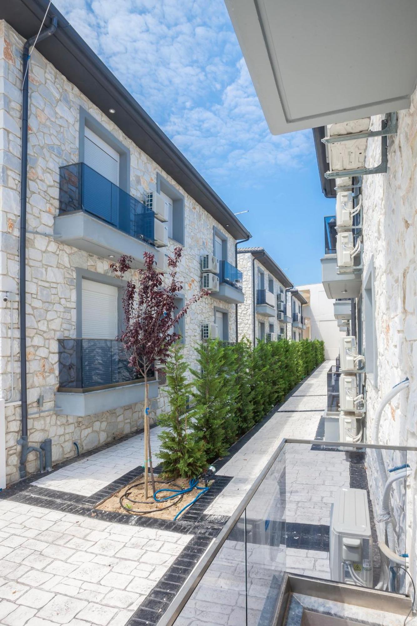 Valeri Luxury Stone Deluxe Apartment Hanioti