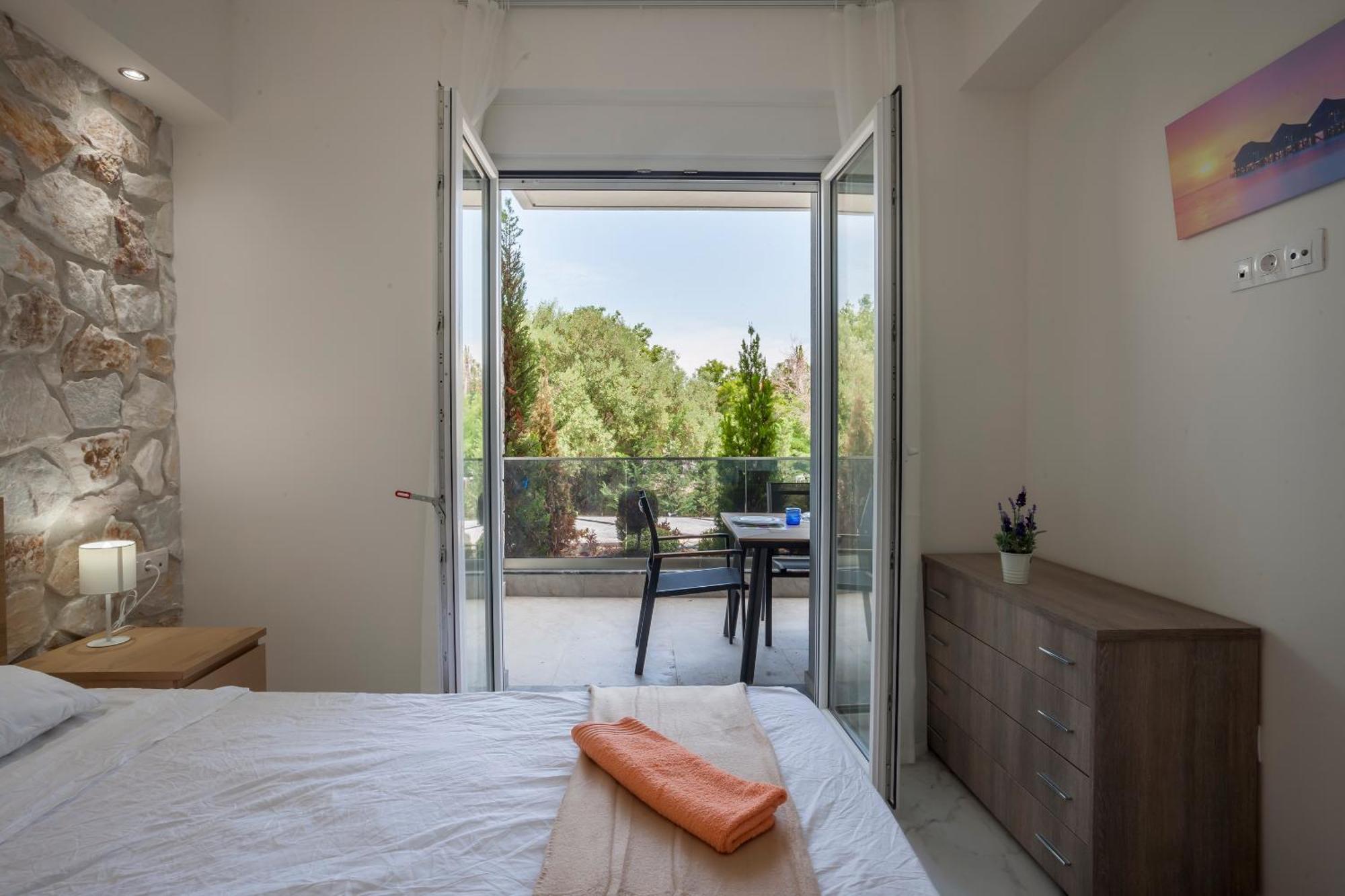 Valeri Luxury Stone Deluxe Apartment
